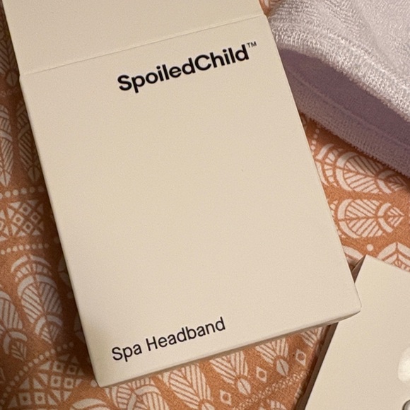 Spoiled White Spa Headband and hair clips - Picture 3 of 4